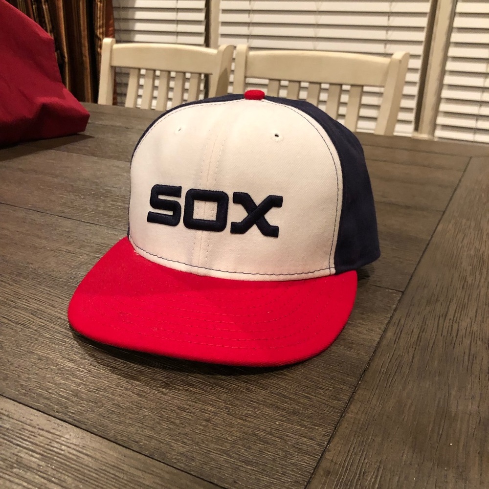 *New Era* White Sox hat (fitted 7 1/4)